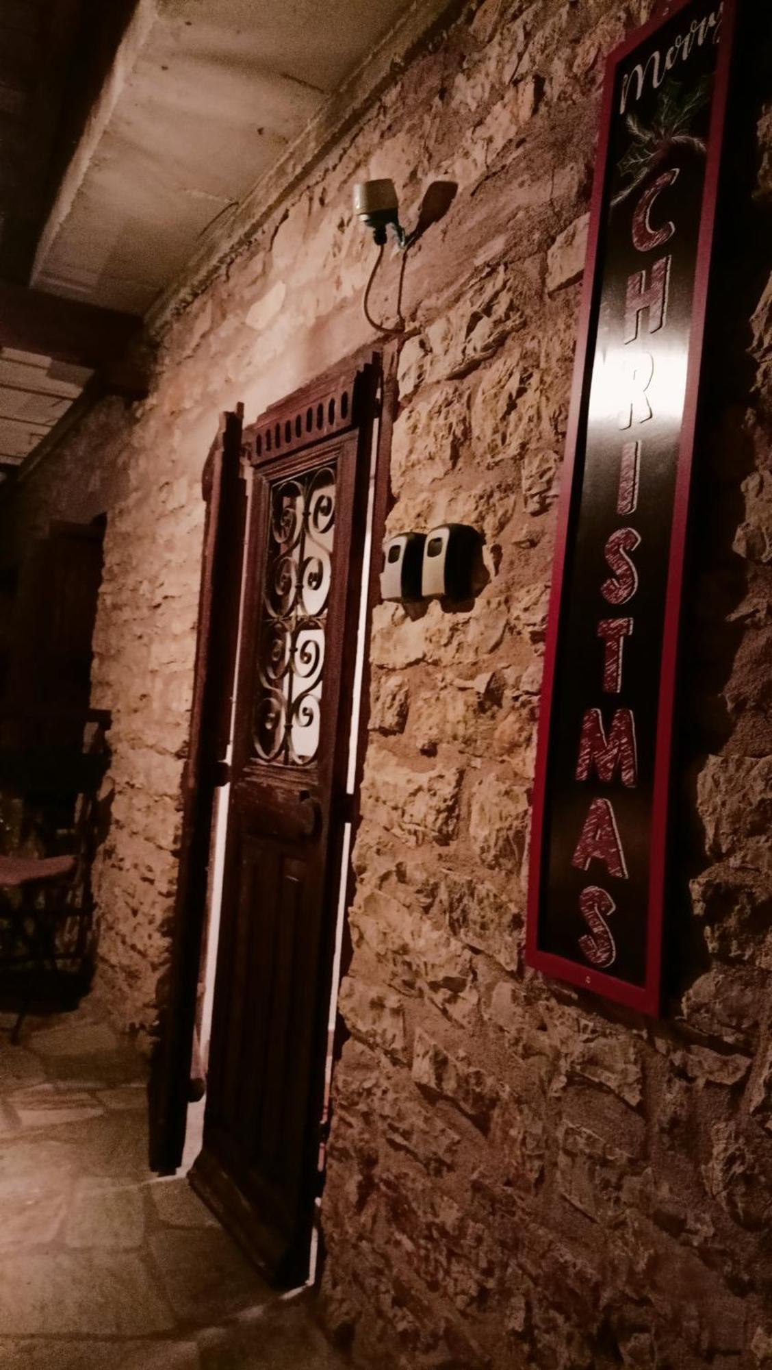 Theopetra Home Rom bilde